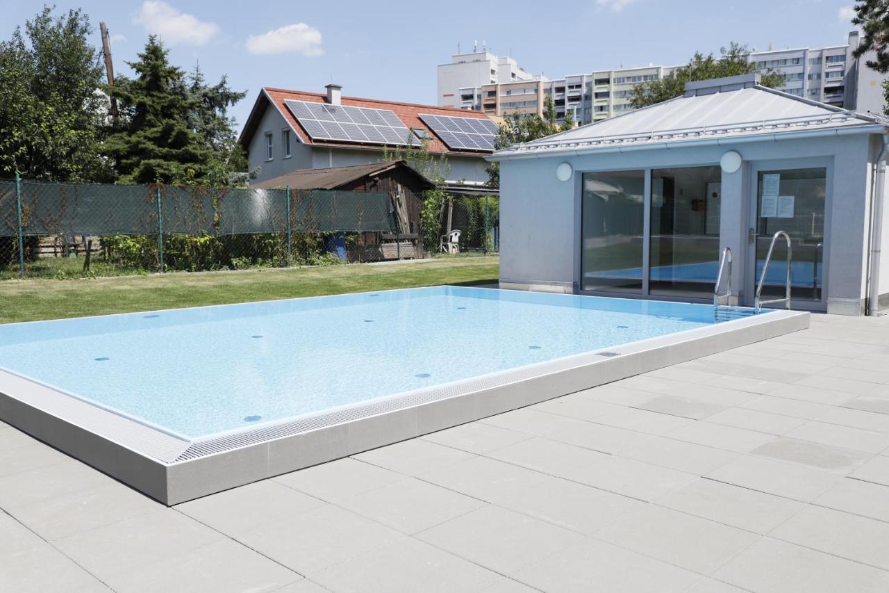 Red Flower Apartment With Pool - 5 Min To Lake Viena Exterior foto