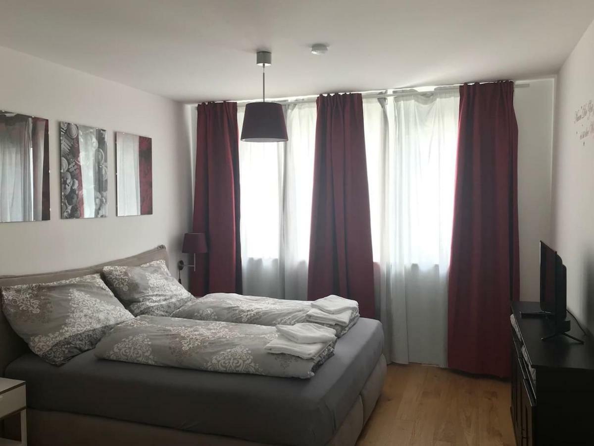 Red Flower Apartment With Pool - 5 Min To Lake Viena Exterior foto